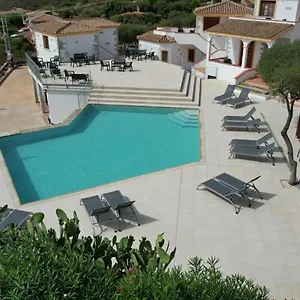 https://residence-chiaro-di-luna.in-sardinia.net