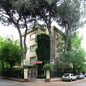 https://hotel-garni-picnic.emilia-romagnahotels.net